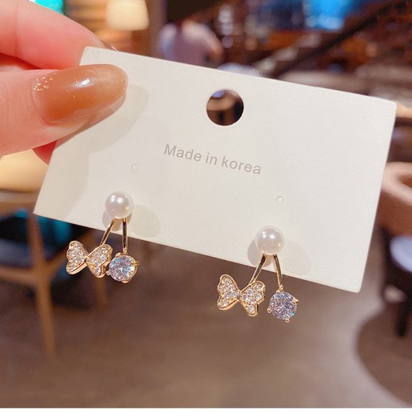 💙💕💕Last one Butterfly Pearl Rhinestone Stud Earrings - Picture 5 of 11